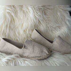 Espadrilles, size 9, neutral, great condition!